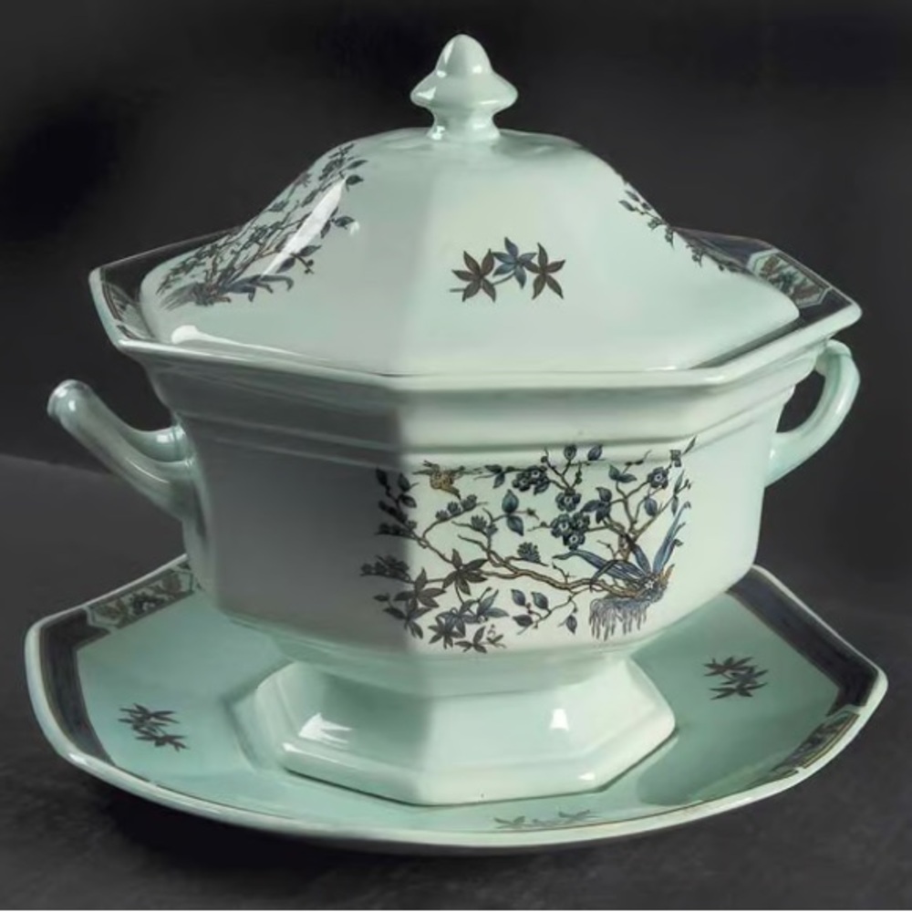ADAMS Calyx Ware - Ming Toi Soup Tureen with Lid and Plate